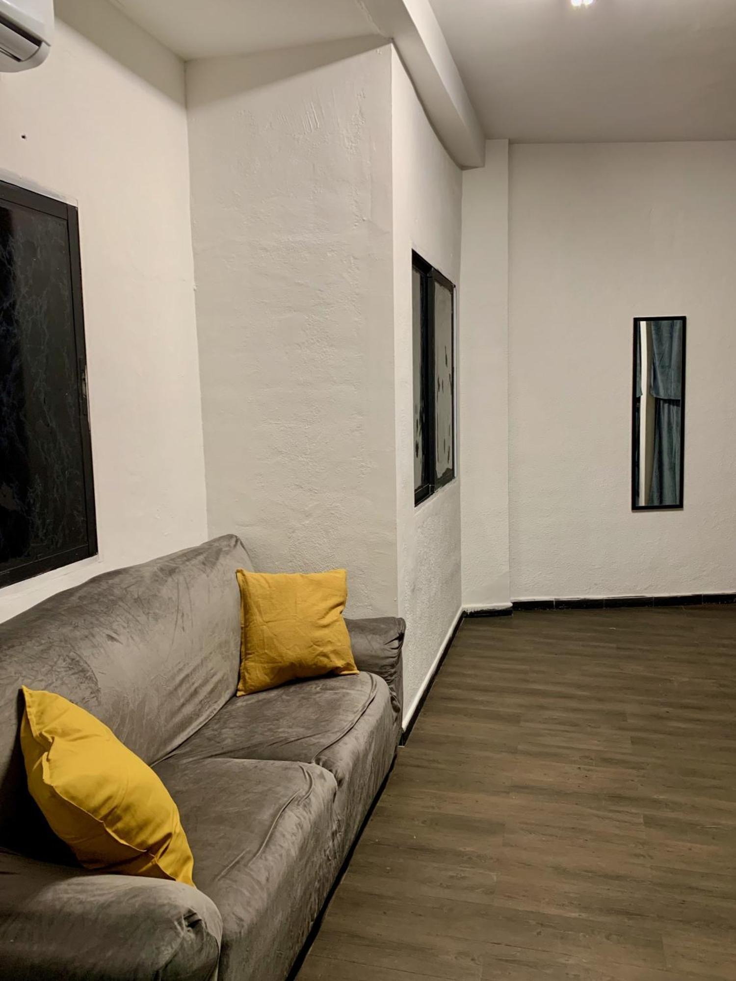 Spanglish Hostel Benidorm Luaran gambar