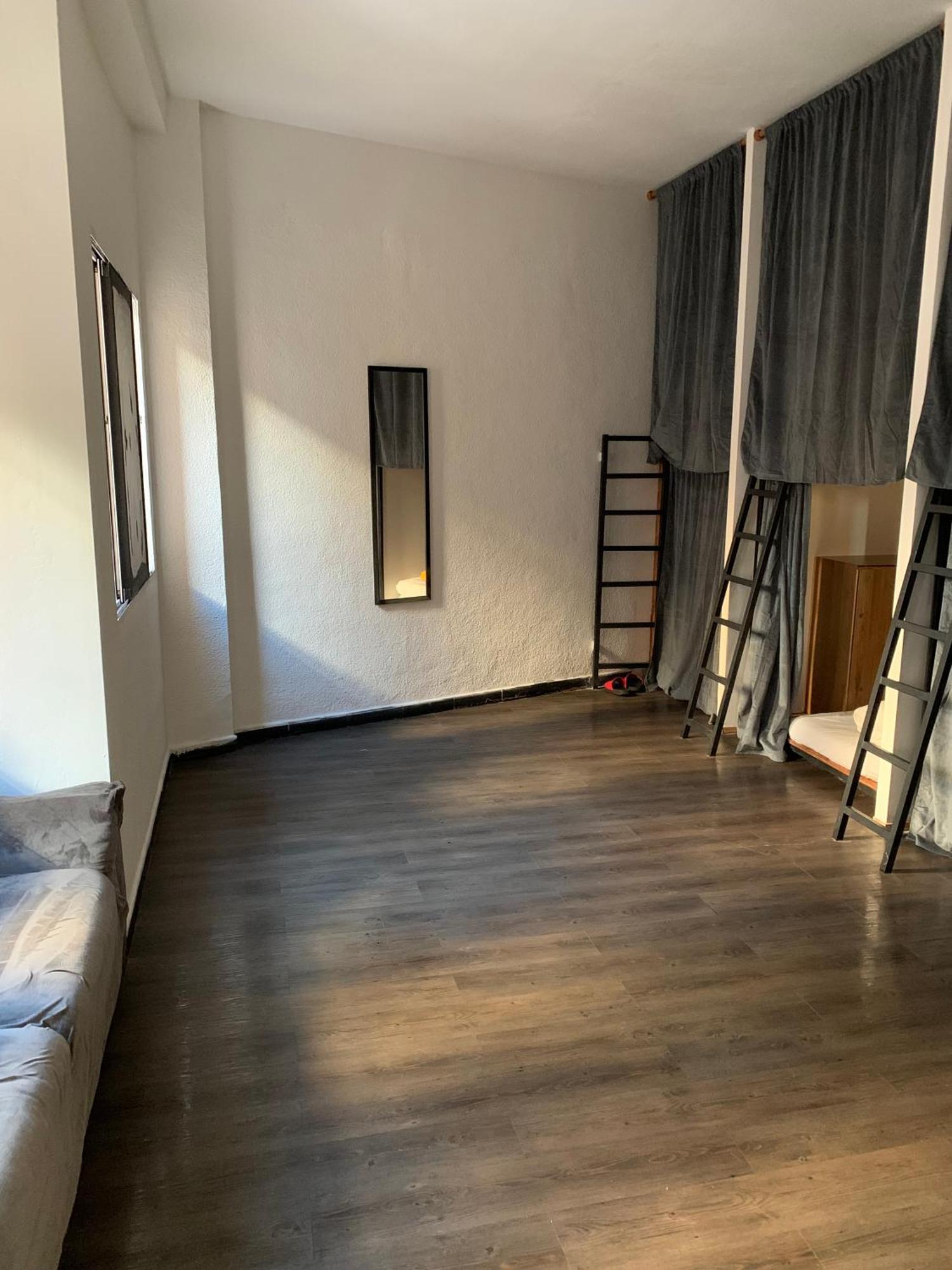 Spanglish Hostel Benidorm Bilik gambar